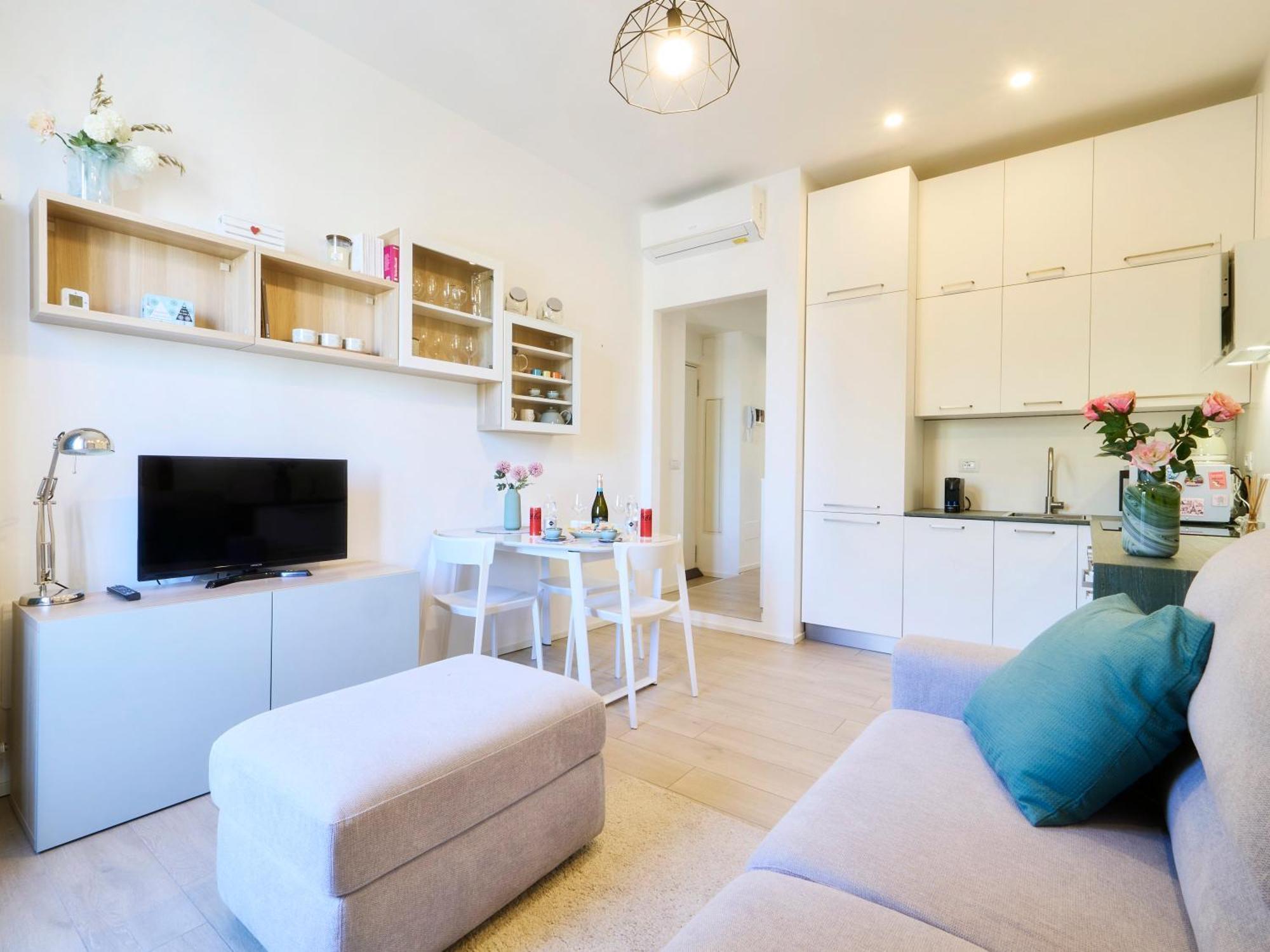 Beautiful In Tricolore Apartment Mailand